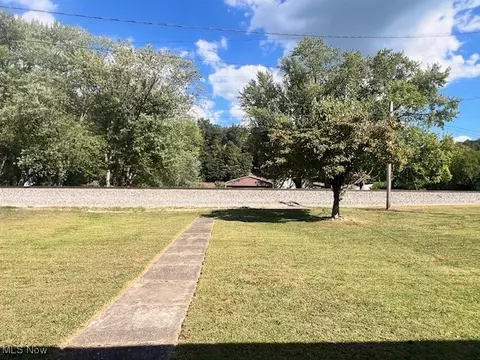 Exterior - 62 Engine, Reader, WV 26167 photo 2 of 3
