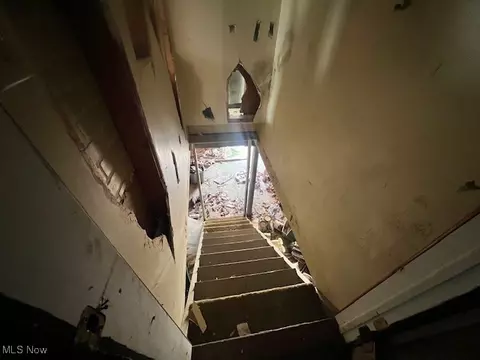 Entry Way - 62 Engine, Reader, WV 26167 photo 2 of 4