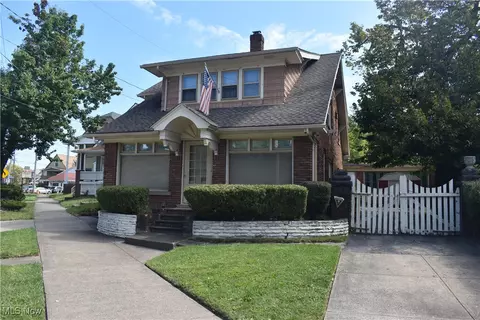4581 Pearl Rd, Cleveland, OH 44109
