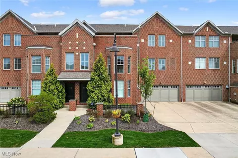 505 Beachcliff Row Dr, Rocky River, OH 44116