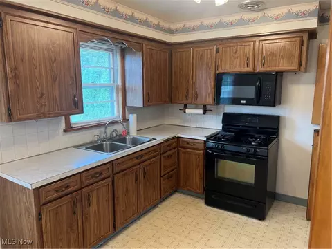 231 Overlook Blvd, Struthers, OH 44471 photo 17