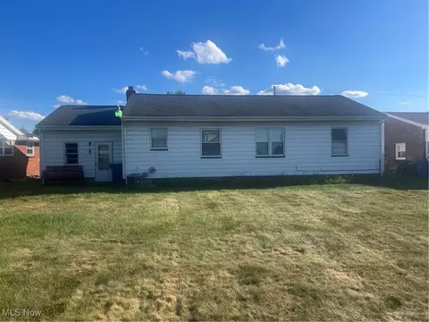 231 Overlook Blvd, Struthers, OH 44471 photo 6