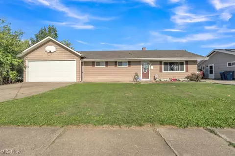 4215 Meadow Ln, Lorain, OH 44055