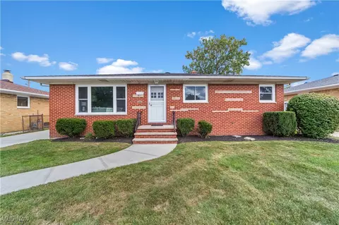 7297 Beresford Ave, Parma, OH 44130