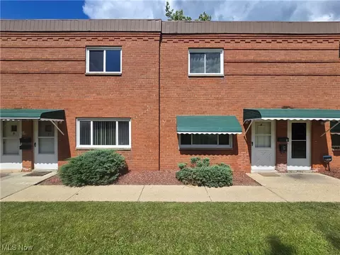 209 Dalepark Dr #7, Bedford, OH 44146