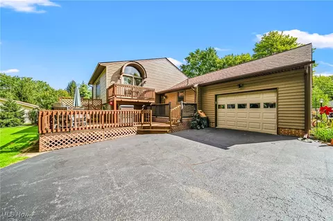 7464 Demshar Dr, Mentor, OH 44060