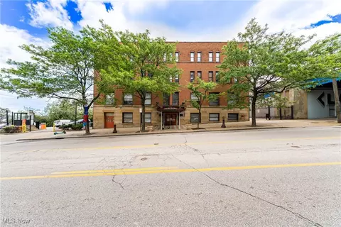 1133 W 9th St #305, Cleveland, OH 44113