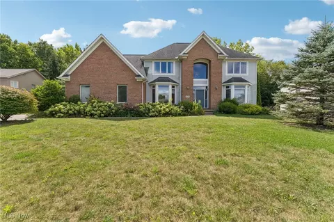 708 Dominic Dr, Cuyahoga Falls, OH 44223