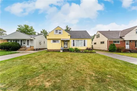 20620 Donny Brook Rd, Maple Heights, OH 44137