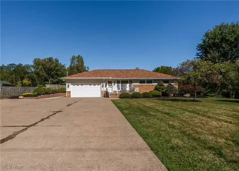 1435 Oakes Rd, Broadview Heights, OH 44147