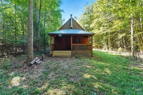2924 Linton Rd, Jefferson, OH 44047