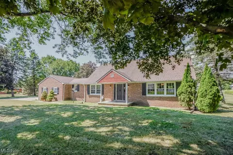 5861 Holderman Ave, Louisville, OH 44641