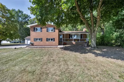 8972 Sharp Rd, Olmsted Twp, OH 44138