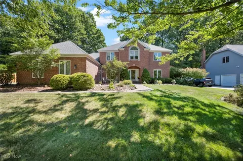 10087 Jamestown Dr, North Royalton, OH 44133