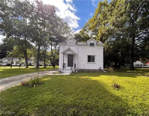 3872 Main St, Mineral Ridge, OH 44440