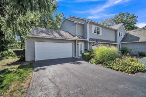 6996 Mill Rd, Brecksville, OH 44141