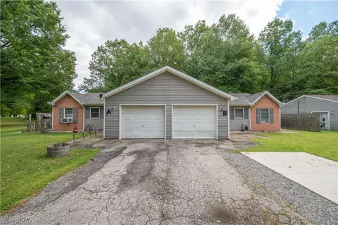 5546 Shaffer Rd NW #A & B, Warren, OH 44481