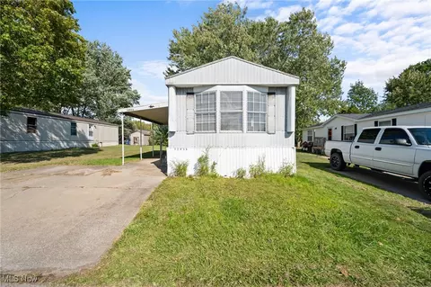 12056 Nicki Ln, Chardon, OH 44024