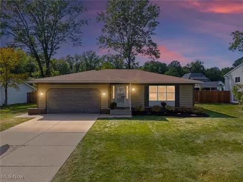 8408 Brentwood Dr, Olmsted Falls, OH 44138