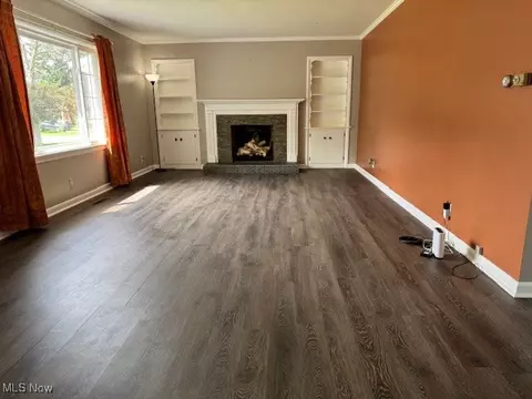 Living - 2045 E 42nd St, Ashtabula, OH 44004 photo 10 of 10