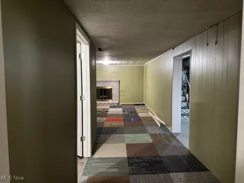 Entry Way - 2045 E 42nd St, Ashtabula, OH 44004 photo 3 of 3