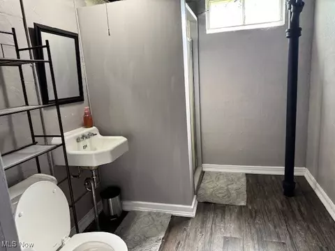 Bath - 2045 E 42nd St, Ashtabula, OH 44004 photo 2 of 2