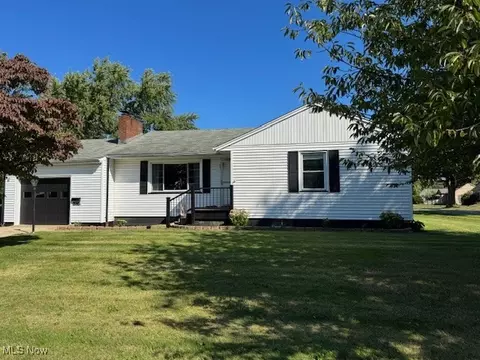 Exterior - 2045 E 42nd St, Ashtabula, OH 44004 photo 1 of 2