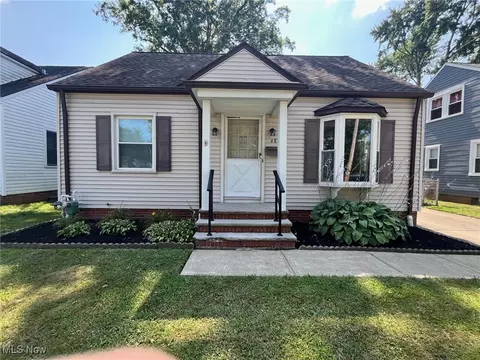 484 E 328th St, Willowick, OH 44095