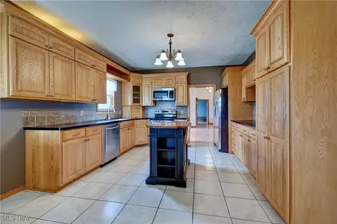 10870 County Road 6, Killbuck, OH 44637 photo 7