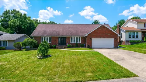 344 Mcevoy Ct, Niles, OH 44446