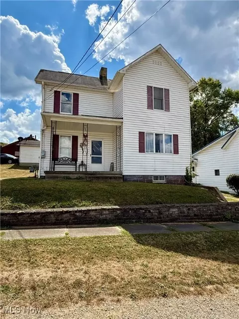381 3rd St, Bergholz, OH 43908
