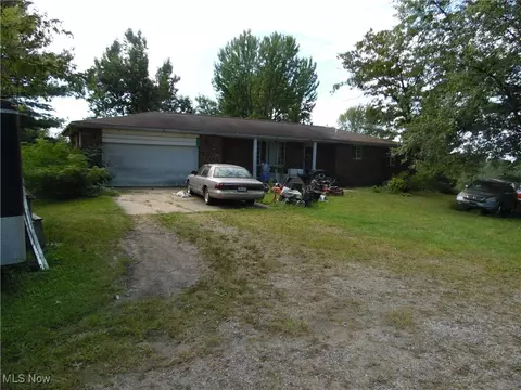 565 Lang Farm Rd, Marietta, OH 45750