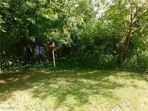 Exterior - 730 W 57th St, Ashtabula, OH 44004 photo 3 of 4