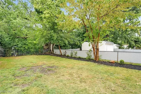 29601 Lakeshore Blvd, Willowick, OH 44095 photo 29