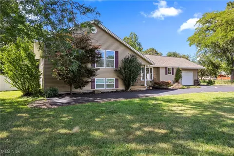 1250 N Main St, Amherst, OH 44001