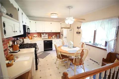 7018 Freeland Dr, Elyria, OH 44035 photo 7