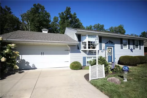 7018 Freeland Dr, Elyria, OH 44035 photo 4