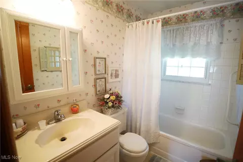 7018 Freeland Dr, Elyria, OH 44035 photo 11