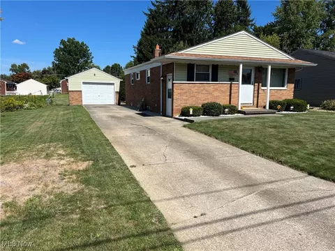 746 Whipple Ave, Campbell, OH 44405