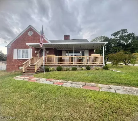 1955 St Clair Ave, East Liverpool, OH 43920
