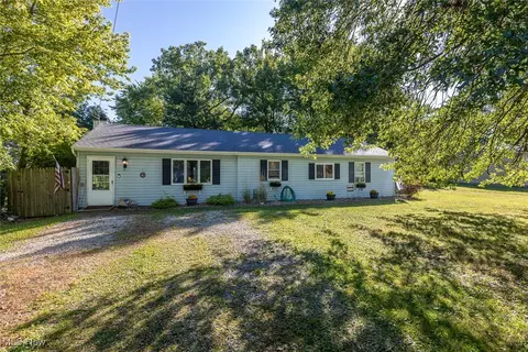 12159 Alton Dr, Grafton, OH 44044