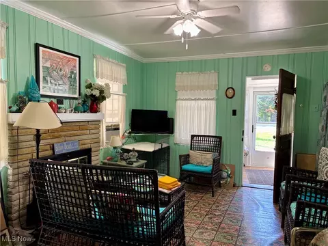 Living - 16 Billow Beach Rd, Ashtabula, OH 44004 photo 2 of 4