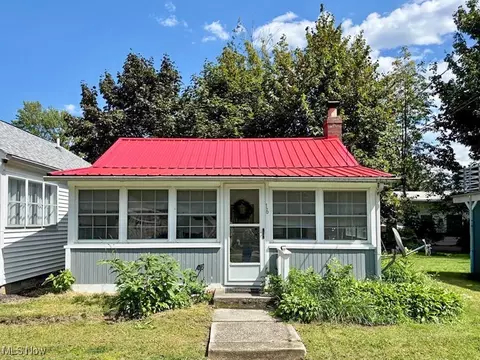 16 Billow Beach Rd, Ashtabula, OH 44004