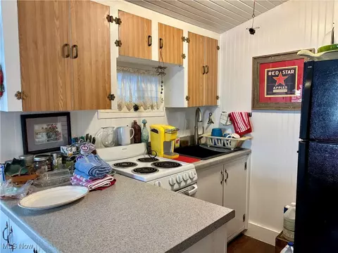 Kitchen - 16 Billow Beach Rd, Ashtabula, OH 44004 photo 3 of 3