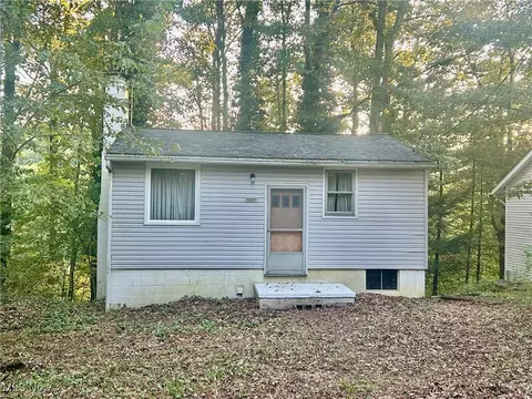 5027 Johnston Dr SW, Carrollton, OH 44615