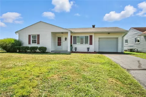 326 Elm St, Duncan Falls, OH 43734