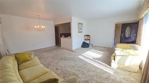 1185 E Dartmoor Ave, Seven Hills, OH 44131 photo 2