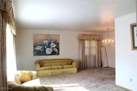 1185 E Dartmoor Ave, Seven Hills, OH 44131 photo 7