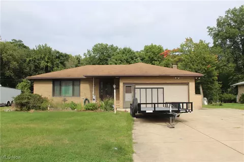 1185 E Dartmoor Ave, Seven Hills, OH 44131