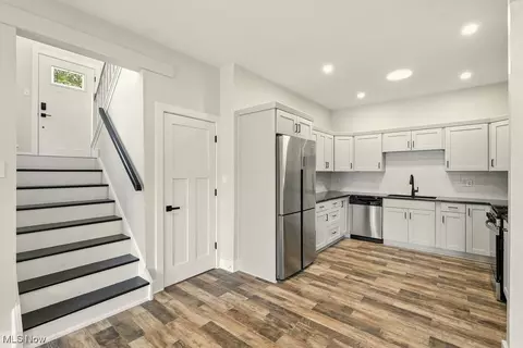 Entry Way - 3738 Random Dr, Akron, OH 44319 photo 1 of 2